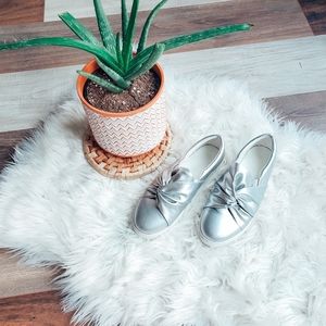 Verona knotted slip ons